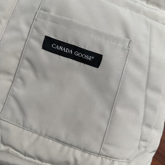 Canada Goose White Down Vest - Picture 3 of 8